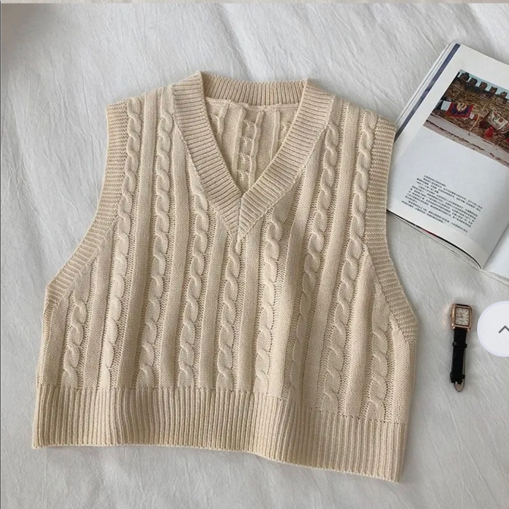 Almost cropped V- neck vest| cropped vest| v neck